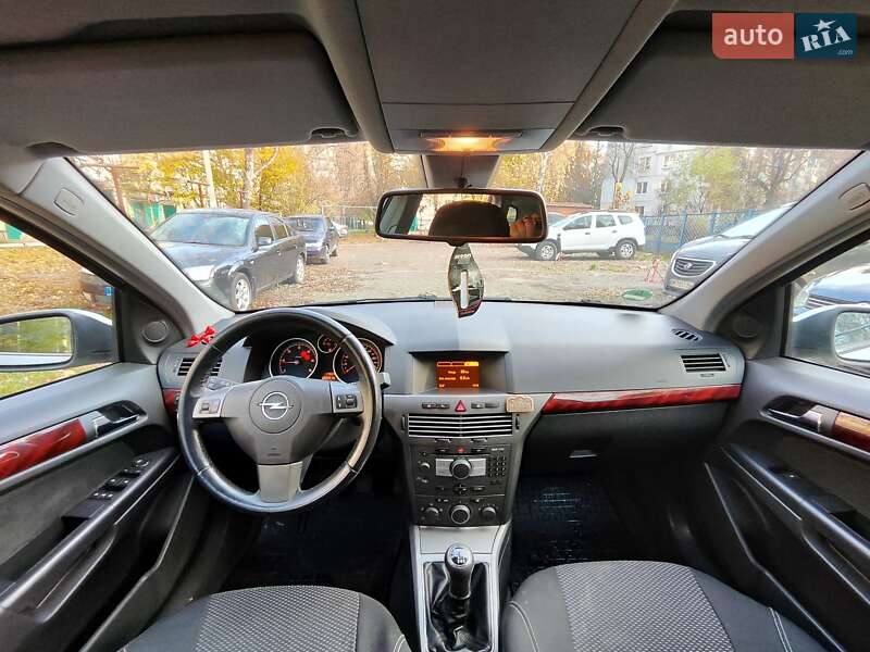 Универсал Opel Astra 2004 в Сумах