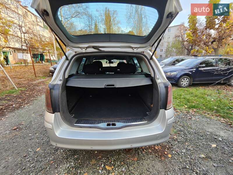 Универсал Opel Astra 2004 в Сумах