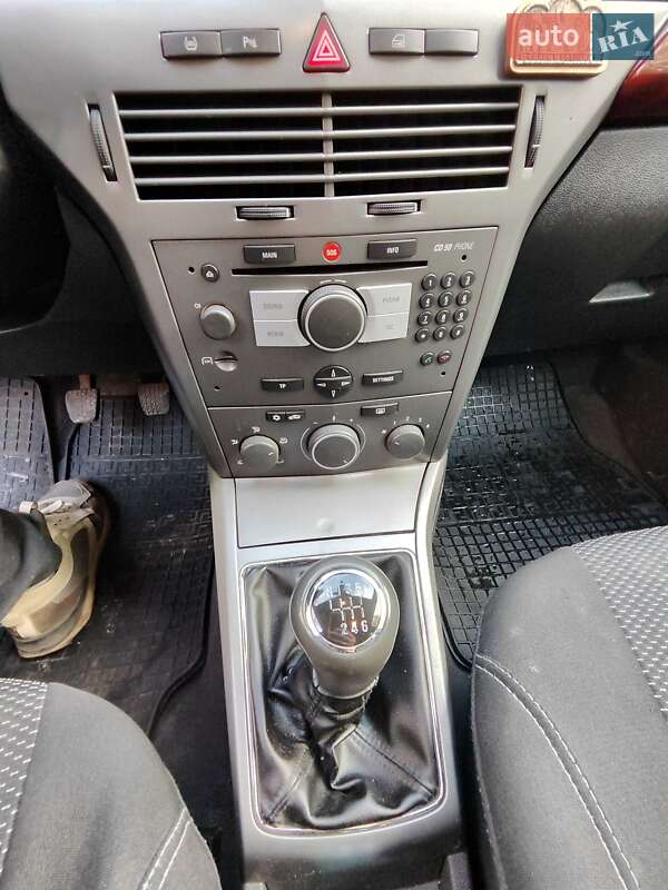 Универсал Opel Astra 2004 в Сумах