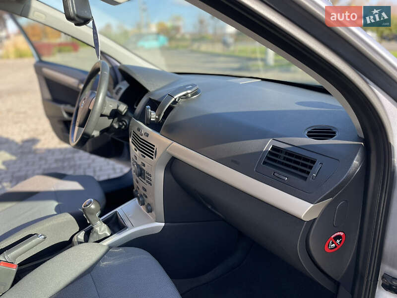 Универсал Opel Astra 2009 в Луцке фото 43 Универсал Opel Astra 2009 в Луцке