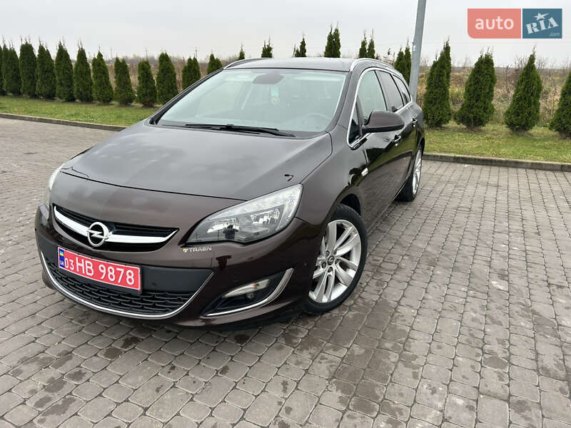 Универсал Opel Astra 2013 в Городке