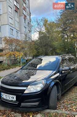 Універсал Opel Astra 2006 в Івано-Франківську