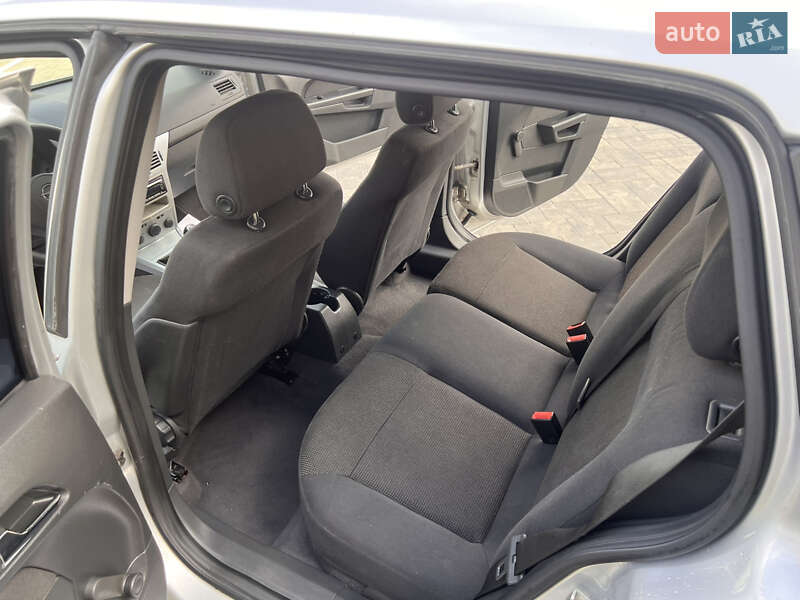 Универсал Opel Astra 2010 в Луцке фото 9 Универсал Opel Astra 2010 в Луцке