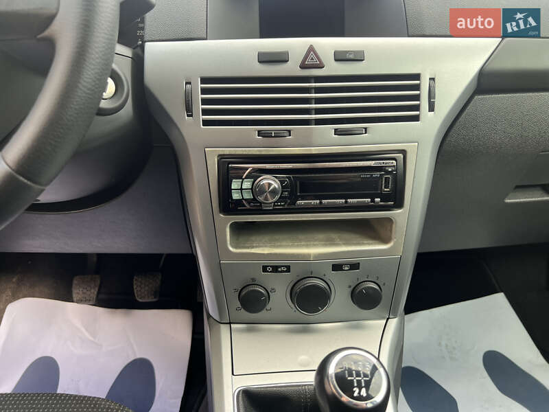 Универсал Opel Astra 2010 в Луцке фото 18 Универсал Opel Astra 2010 в Луцке