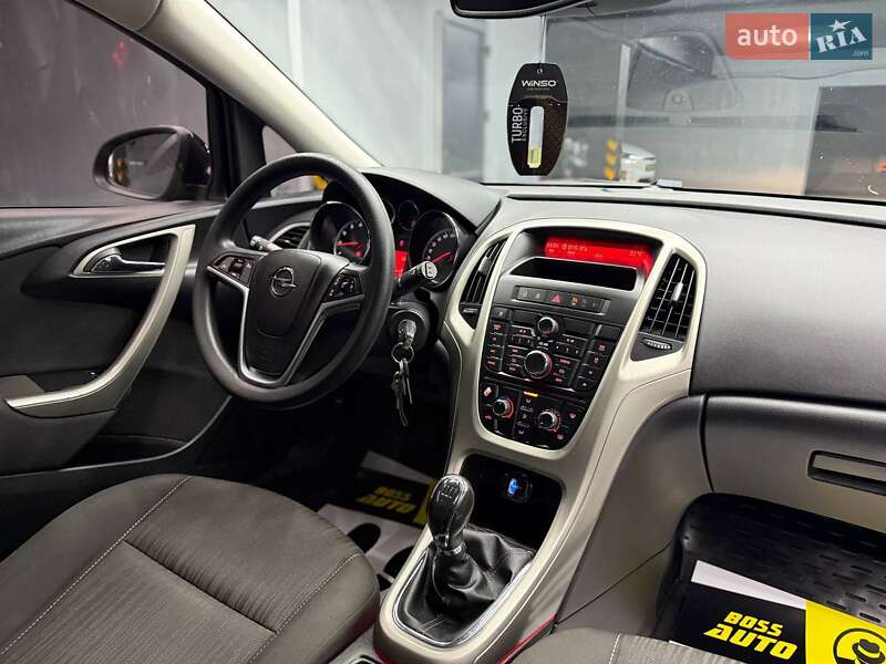 Хэтчбек Opel Astra 2010 в Черновцах