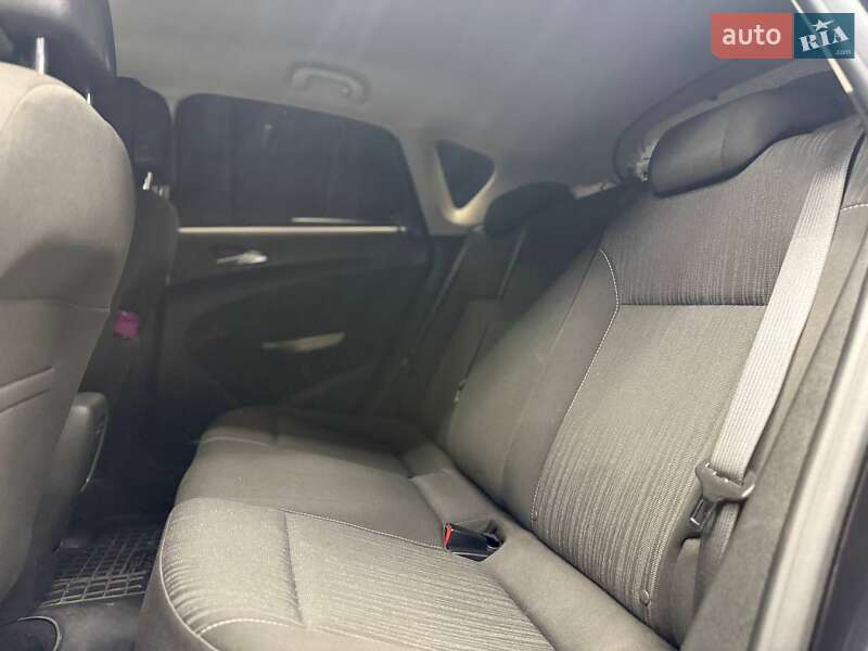 Хэтчбек Opel Astra 2010 в Черновцах