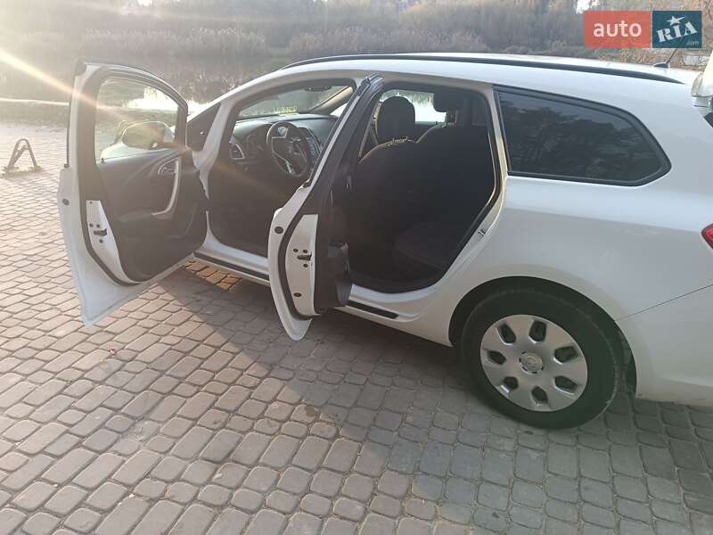 Універсал Opel Astra 2012 в Шумську