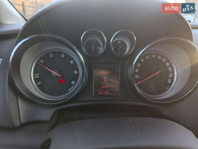 Универсал Opel Astra 2011 в Ивано-Франковске