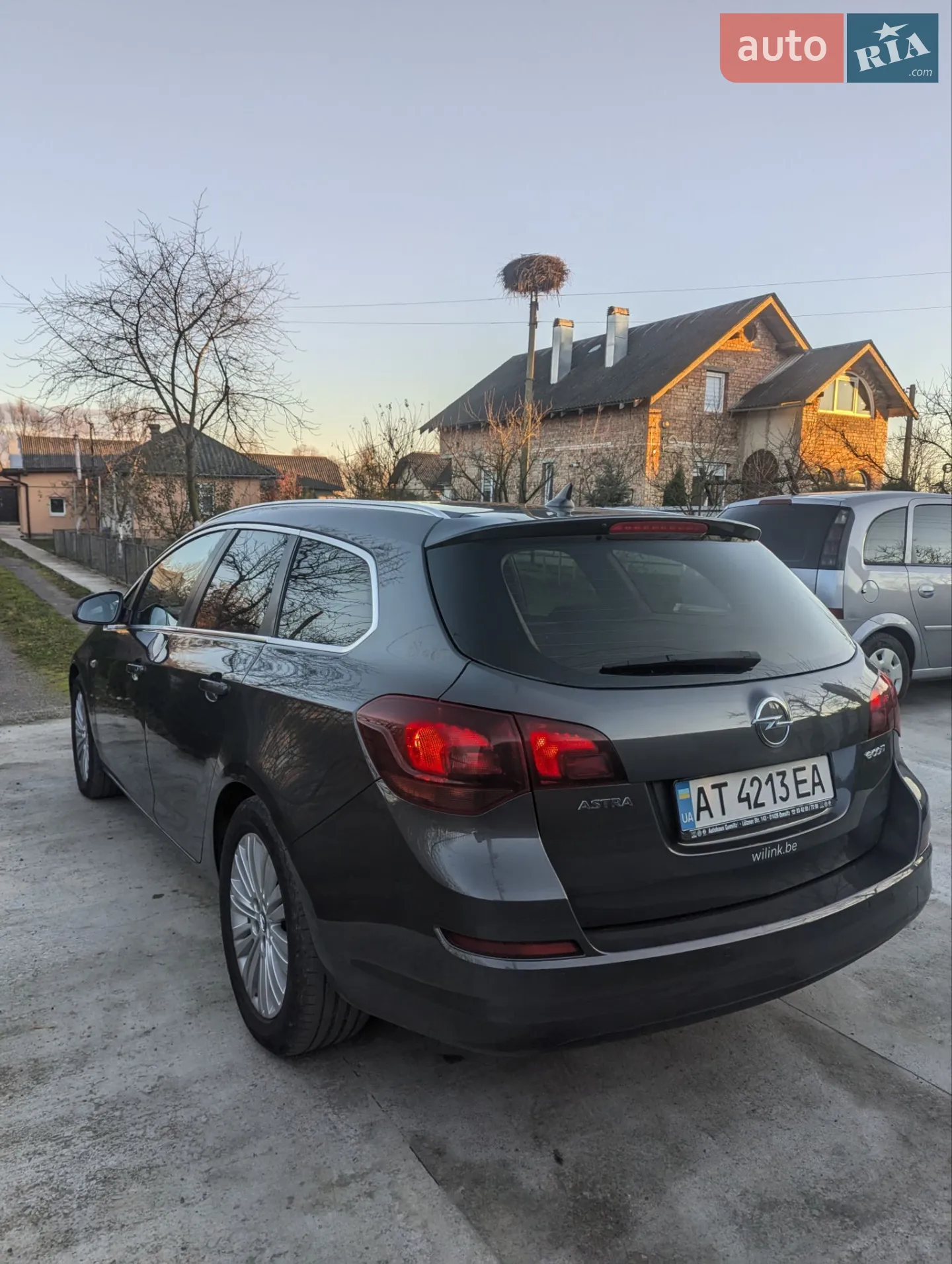 2011 Opel Astra - фото 1