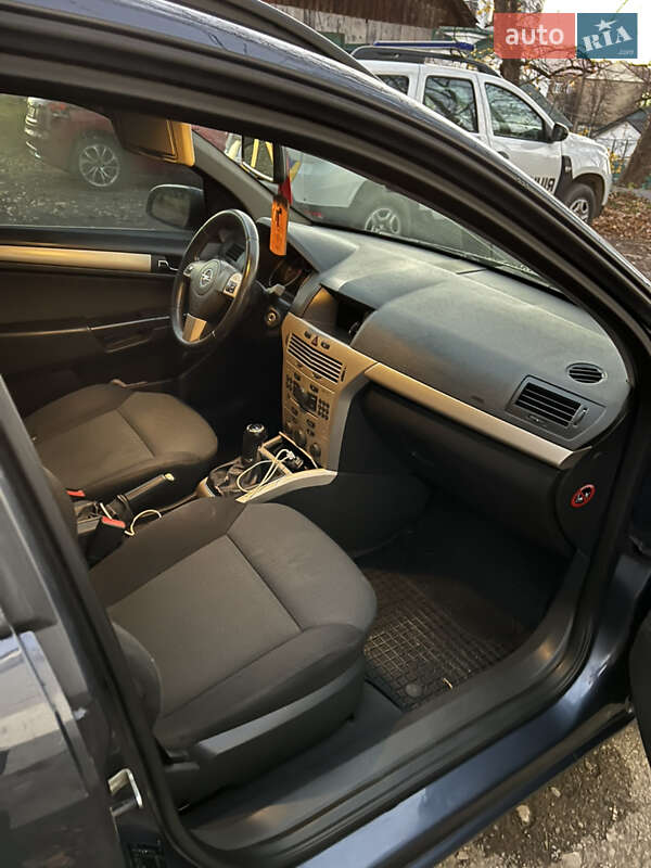 Універсал Opel Astra 2007 в Надвірній