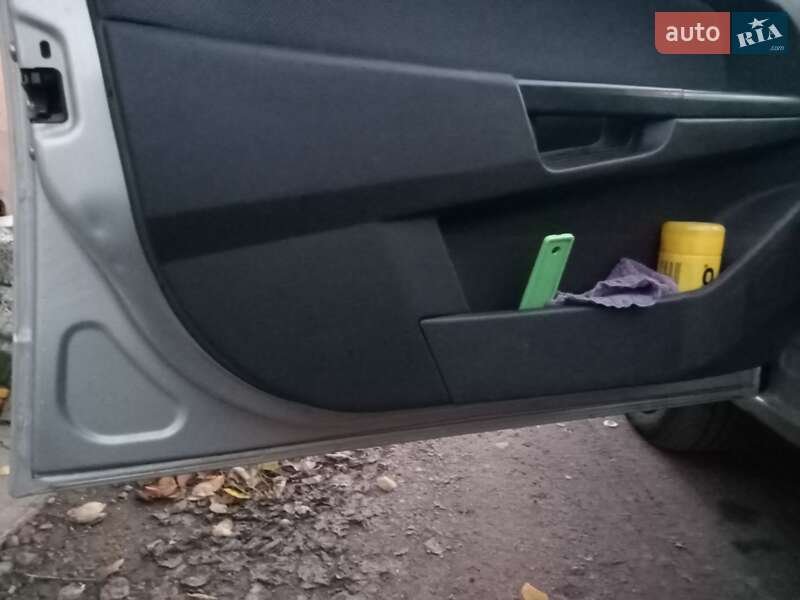 Універсал Opel Astra 2005 в Сокалі