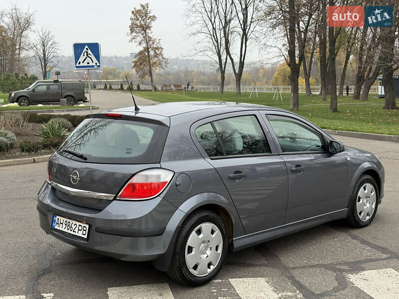 Хэтчбек Opel Astra 2005 в Краматорске