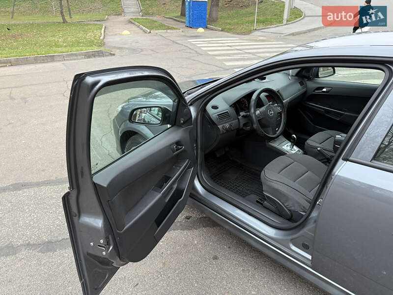 Хэтчбек Opel Astra 2005 в Краматорске