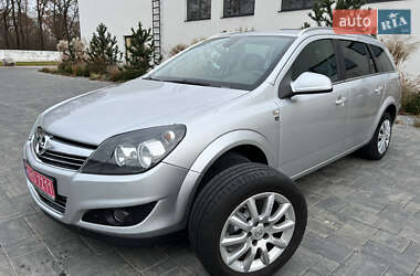 Универсал Opel Astra 2010 в Луцке