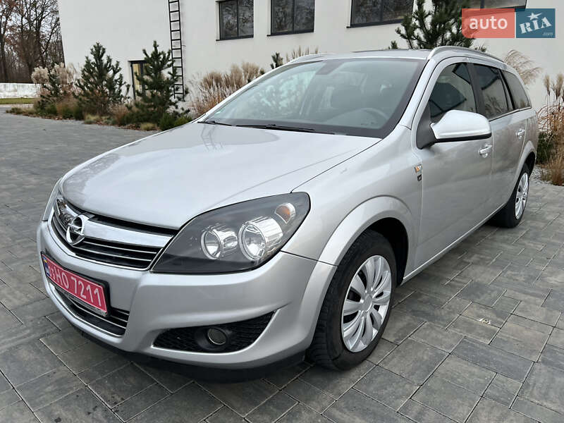 Универсал Opel Astra 2010 в Луцке фото 6 Универсал Opel Astra 2010 в Луцке