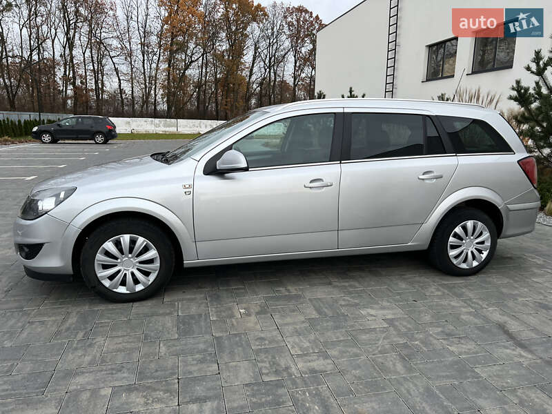 Универсал Opel Astra 2010 в Луцке фото 10 Универсал Opel Astra 2010 в Луцке