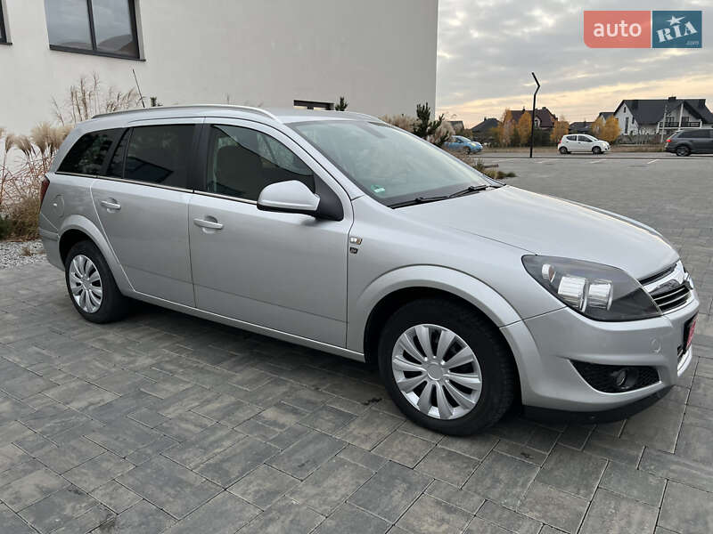 Универсал Opel Astra 2010 в Луцке фото 25 Универсал Opel Astra 2010 в Луцке