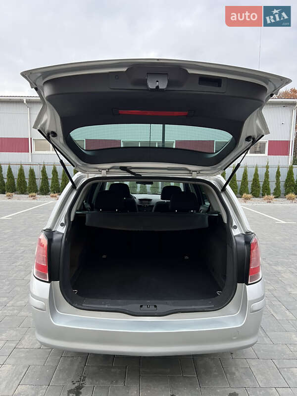Универсал Opel Astra 2010 в Луцке фото 37 Универсал Opel Astra 2010 в Луцке