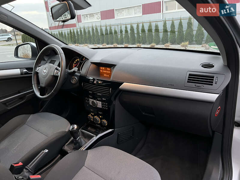 Универсал Opel Astra 2010 в Луцке фото 47 Универсал Opel Astra 2010 в Луцке