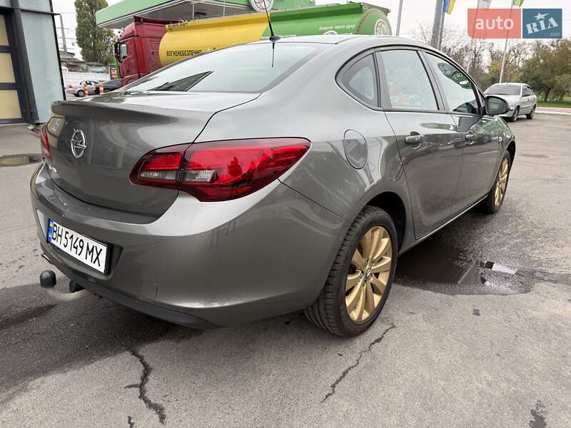 Седан Opel Astra 2020 в Одессе