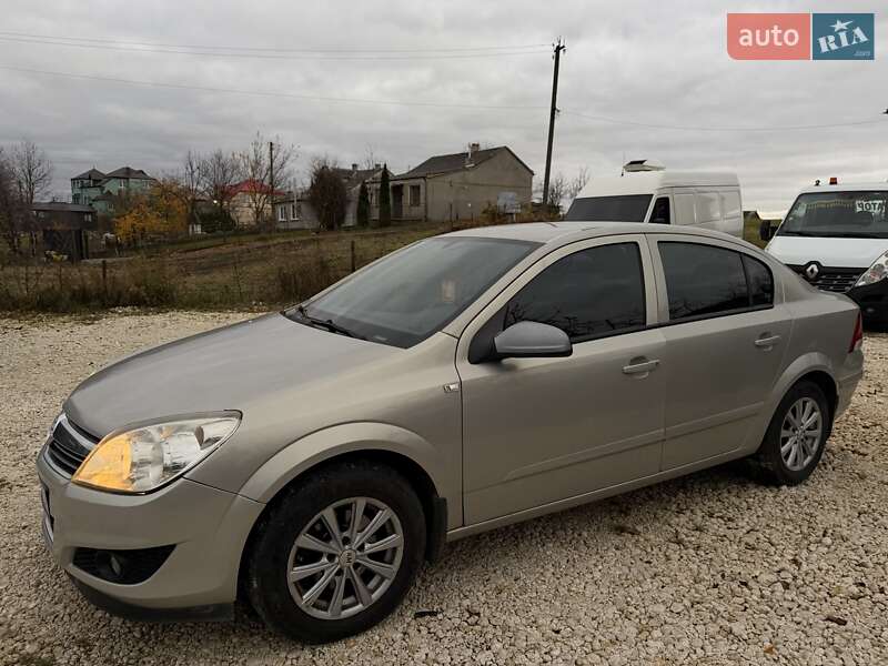 Седан Opel Astra 2007 в Львове