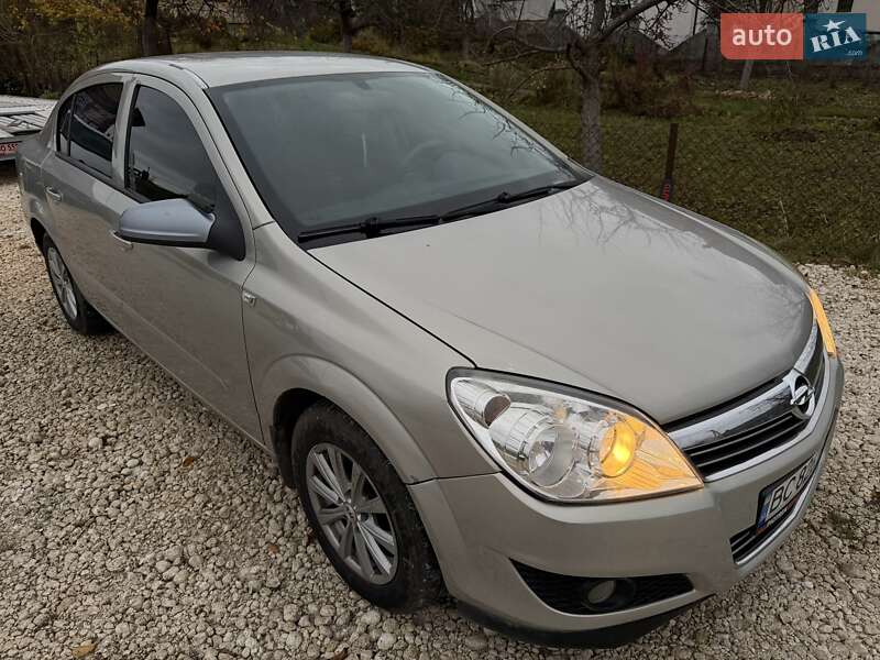 Седан Opel Astra 2007 в Львове