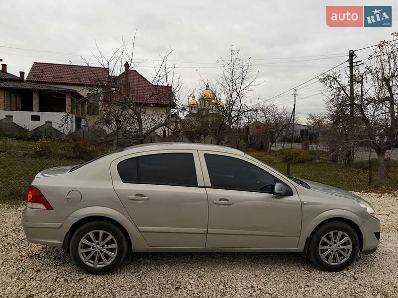 Седан Opel Astra 2007 в Львове