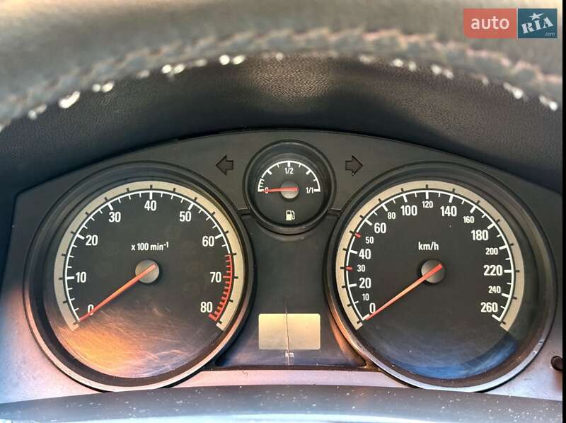 Хэтчбек Opel Astra 2006 в Нетешине