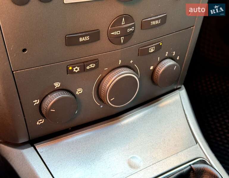 Хэтчбек Opel Astra 2006 в Нетешине