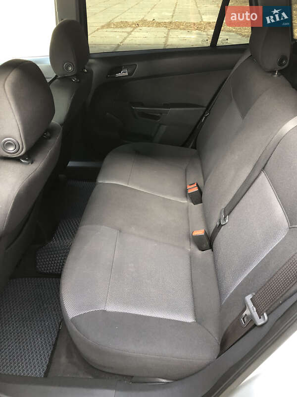 Универсал Opel Astra 2009 в Киеве