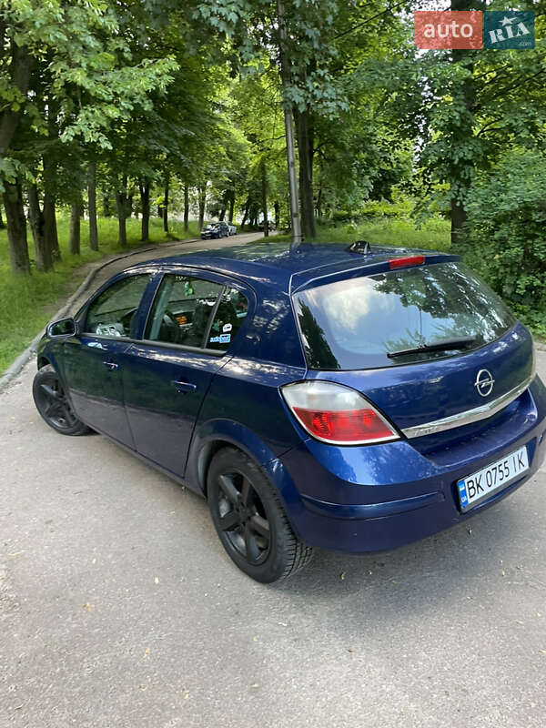 Хетчбек Opel Astra 2005 в Шумську