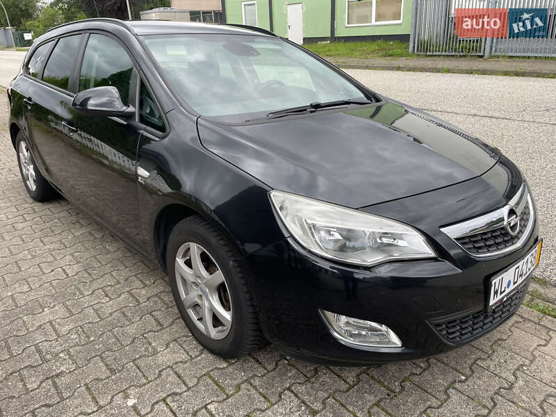 Универсал Opel Astra 2012 в Киеве