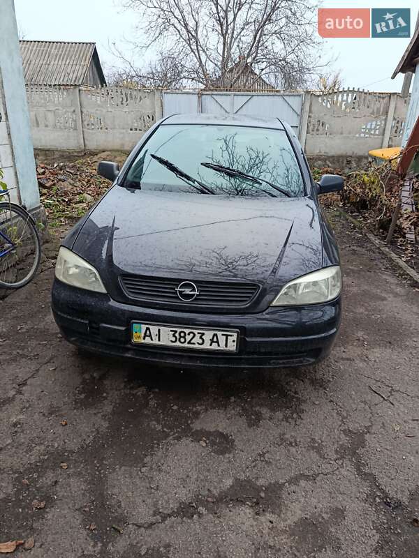 Седан Opel Astra 2006 в Первомайске