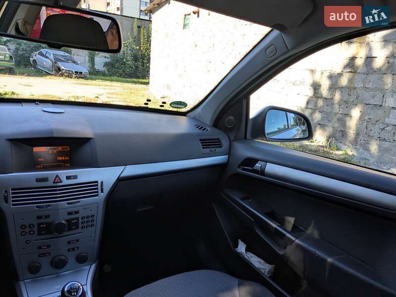 Хэтчбек Opel Astra 2009 в Звягеле