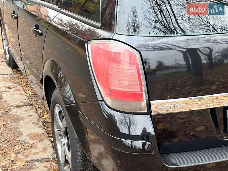 Универсал Opel Astra 2006 в Киеве