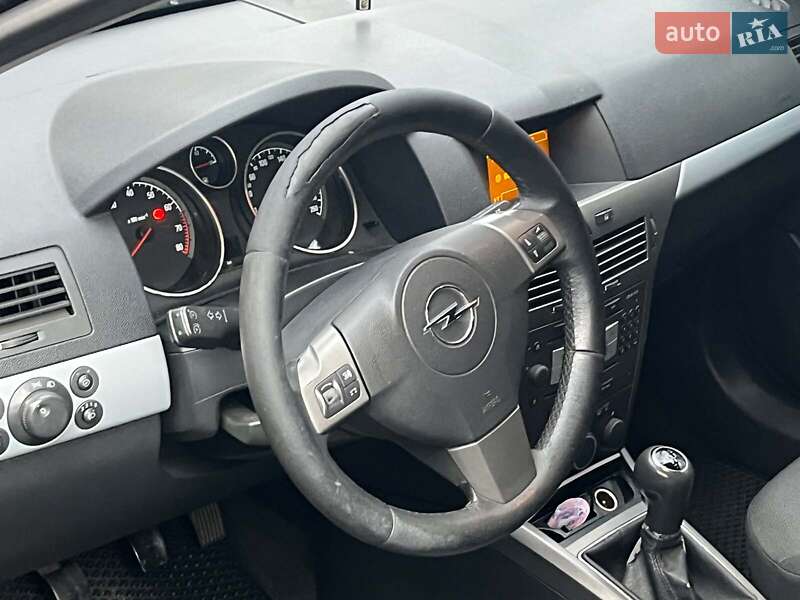 Универсал Opel Astra 2006 в Киеве