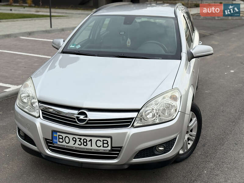Универсал Opel Astra 2008 в Тернополе