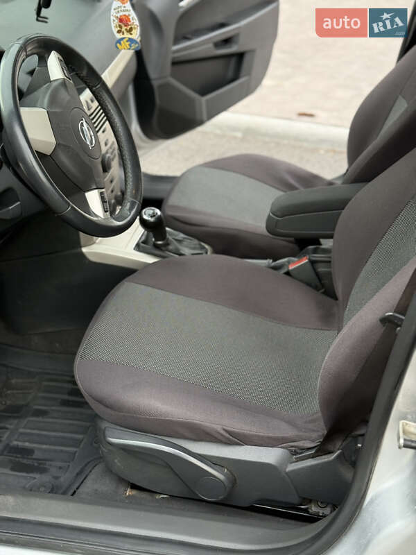 Универсал Opel Astra 2008 в Тернополе