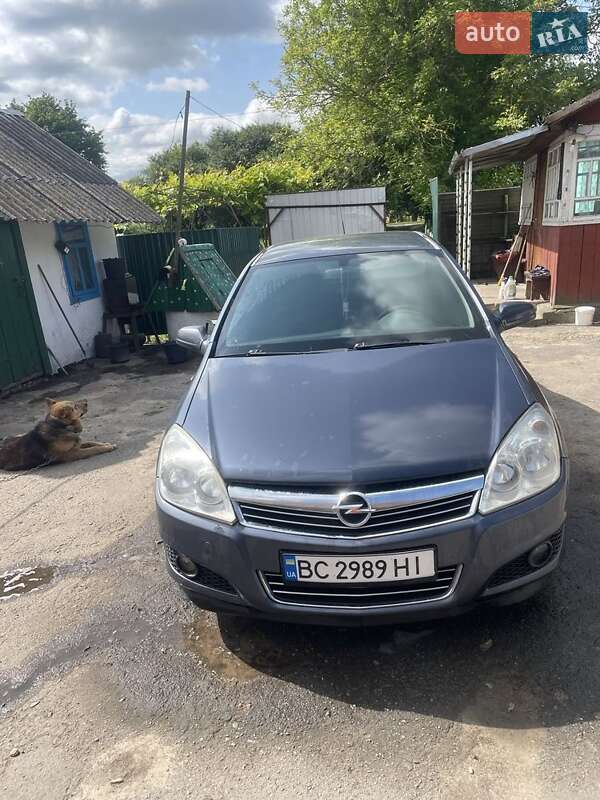 Седан Opel Astra 2008 в Ровно