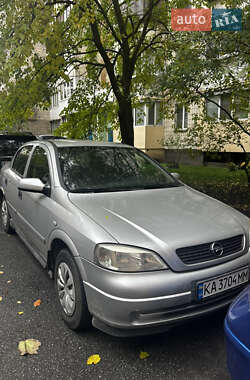 Седан Opel Astra 2001 в Киеве