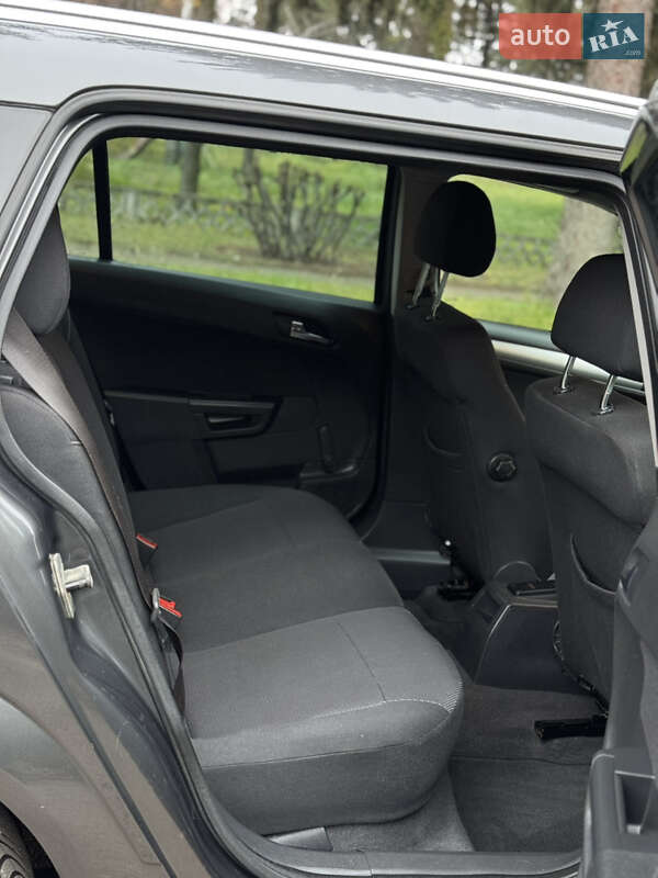 Универсал Opel Astra 2010 в Умани фото 25 Универсал Opel Astra 2010 в Умани