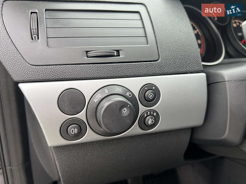 Універсал Opel Astra 2010 в Івано-Франківську