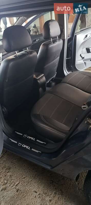 Универсал Opel Astra 2009 в Хусте