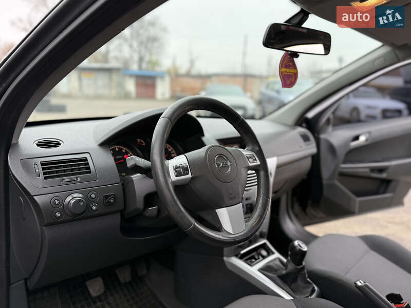 Хетчбек Opel Astra 2012 в Білій Церкві