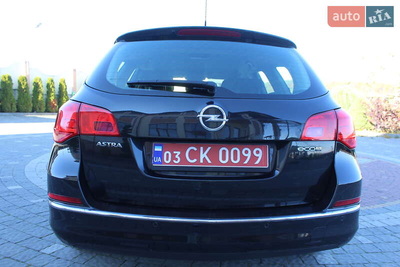 Універсал Opel Astra 2015 в Трускавці