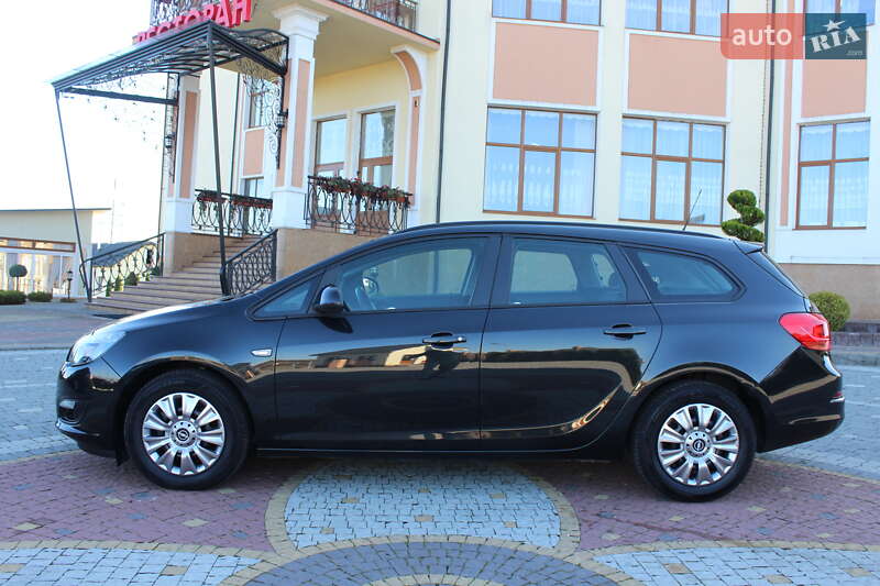 Універсал Opel Astra 2015 в Трускавці