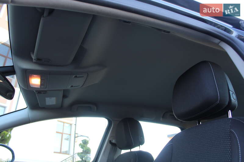 Універсал Opel Astra 2015 в Трускавці