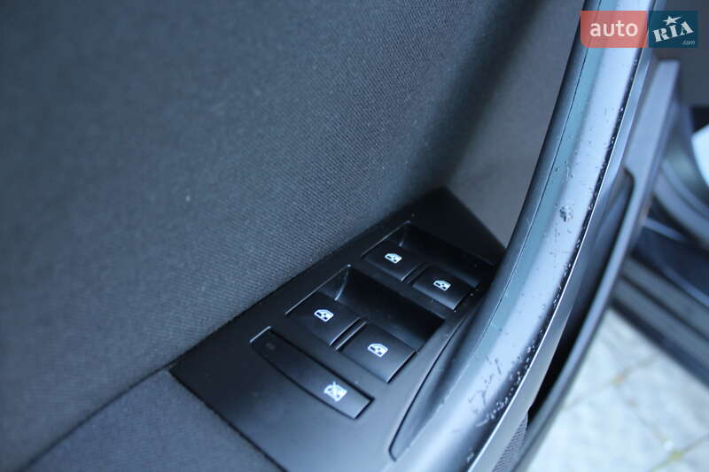 Універсал Opel Astra 2015 в Трускавці