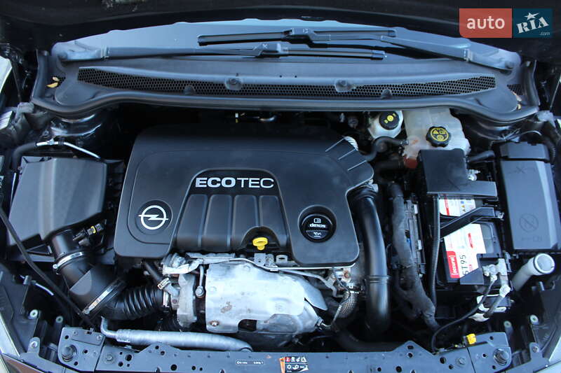 Універсал Opel Astra 2015 в Трускавці