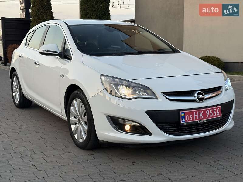 Хэтчбек Opel Astra 2014 в Стрые